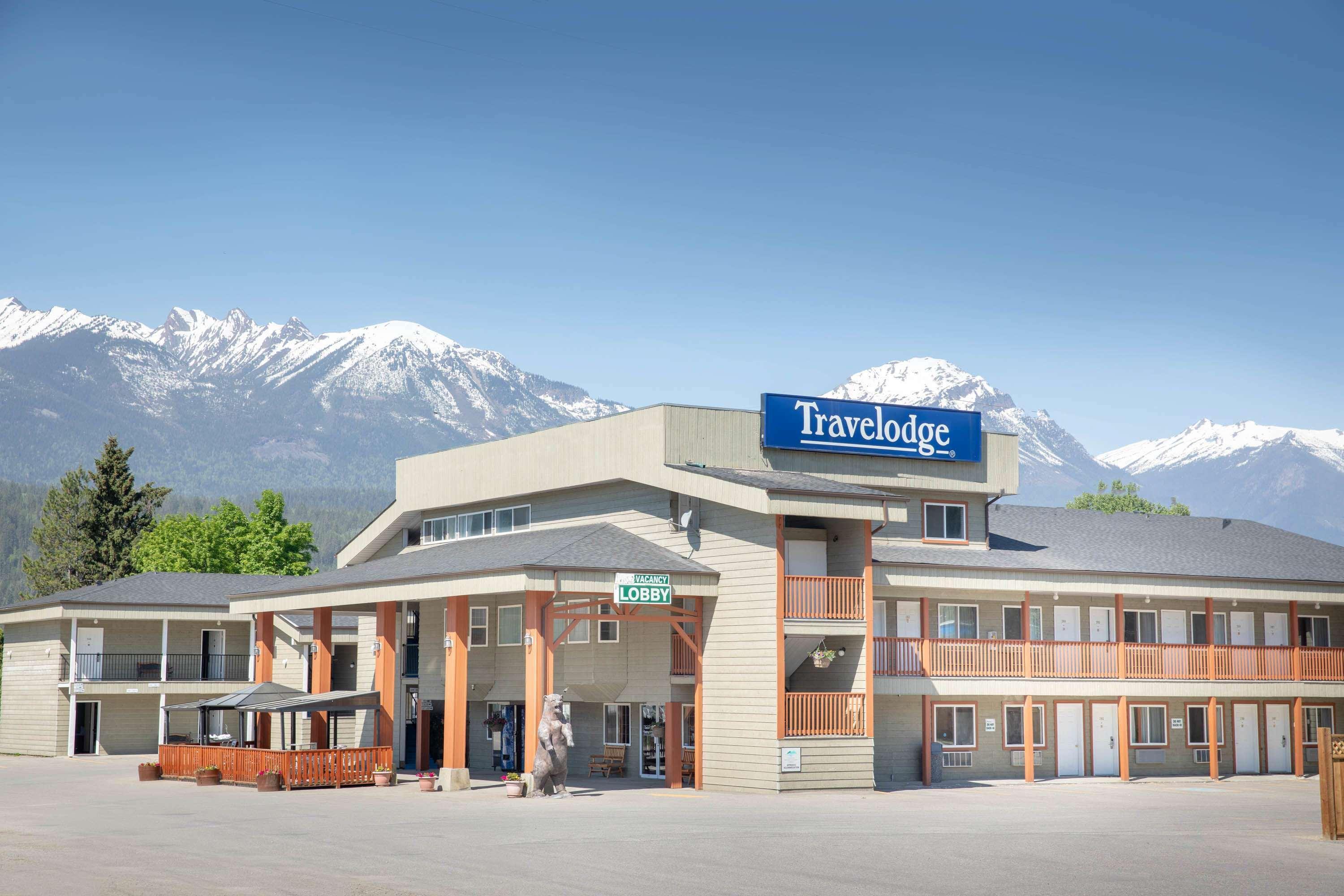 Travelodge By Wyndham Golden Sportsman Lodge Экстерьер фото