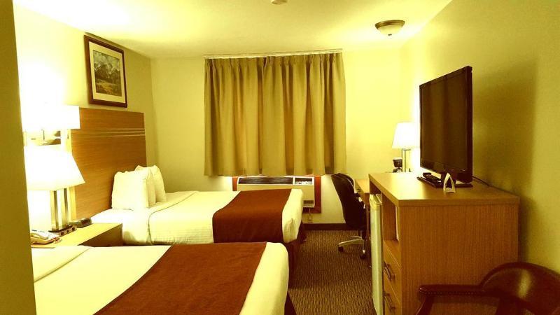 Travelodge By Wyndham Golden Sportsman Lodge Экстерьер фото